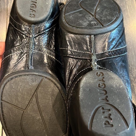 Pataugas European flats. Size 39 with ankle button strap and oversized button - Picture 6 of 11